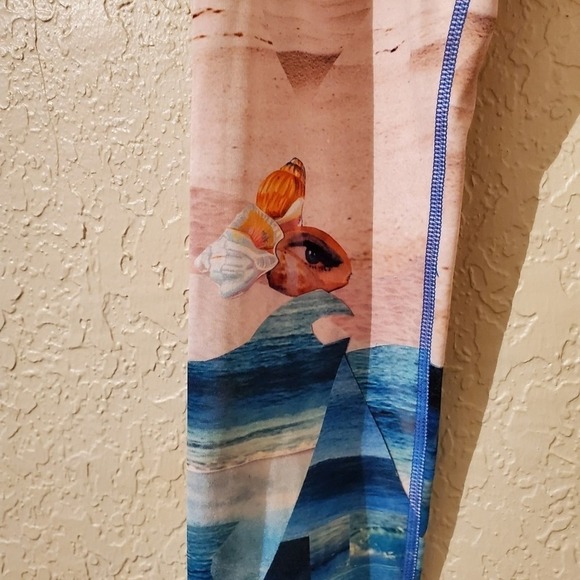 Reebok Leggings Womens Size XSmall Blue Ocean Theme Stretch Gym Yoga Beach - Picture 3 of 7